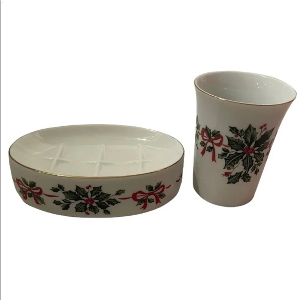 Ceramic Holly and Berry Cup and Soap Dish NWOT